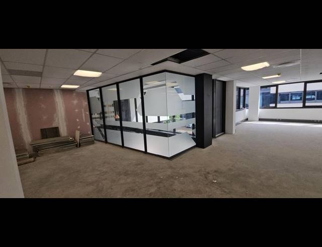 BUSINESS PROPERTY TO RENT IN VORNA VALLEY